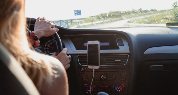 Conductrice voiture