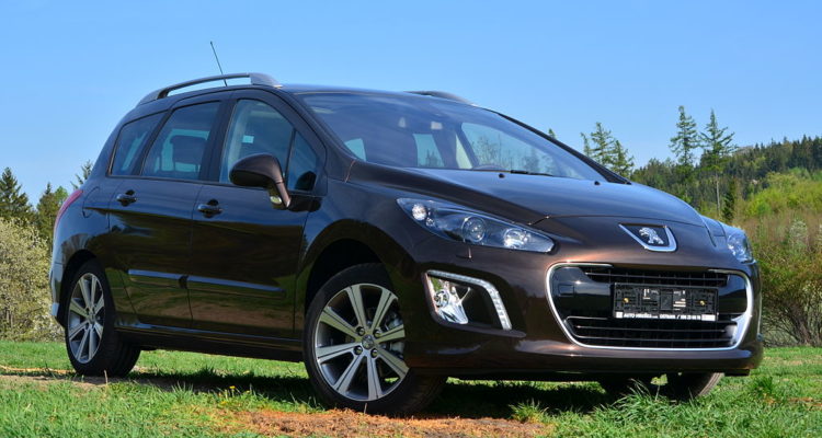 berline Peugeot 308