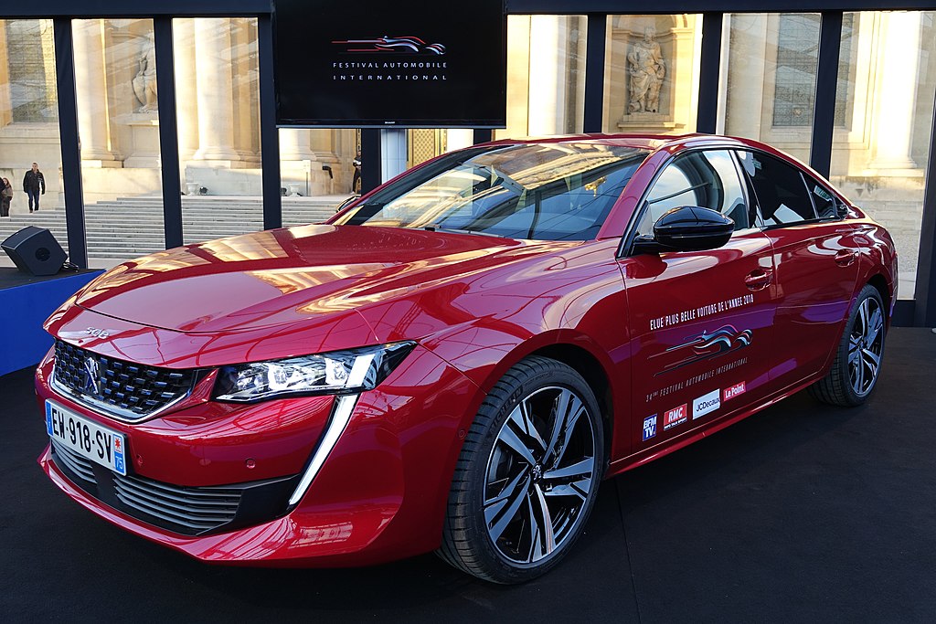 berline Peugeot 508