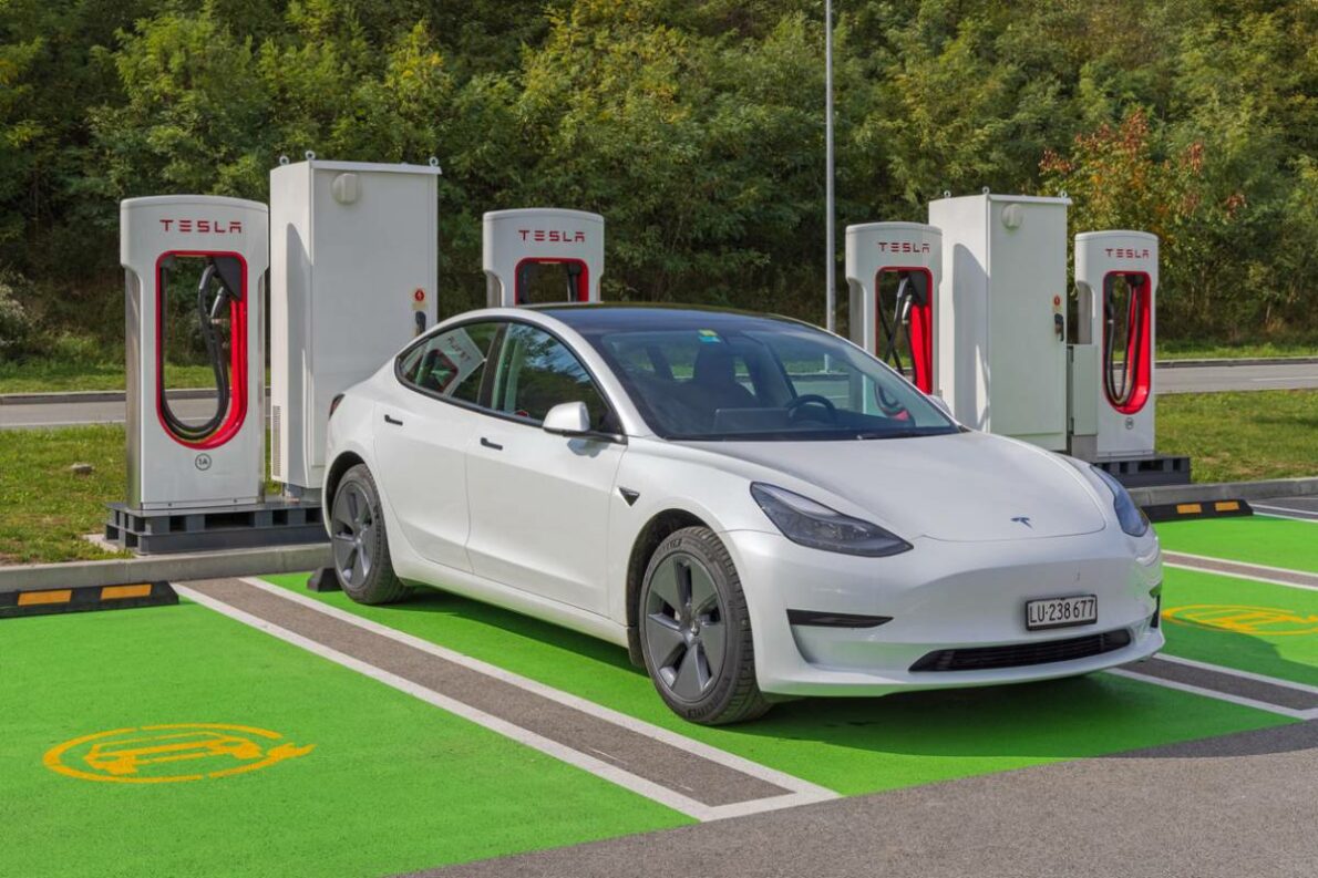 fonctionnalités tesla