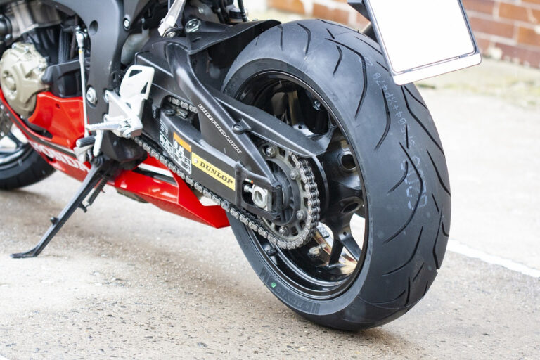 Pression pneu Bandit 600 les du constructeur