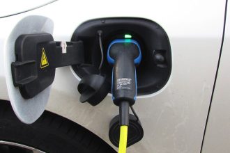Recharge en chemin : pourquoi les parkings d'établissements changent la donne pour les conducteurs de VE