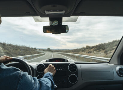 un véhicule utilitaire avec chauffeur