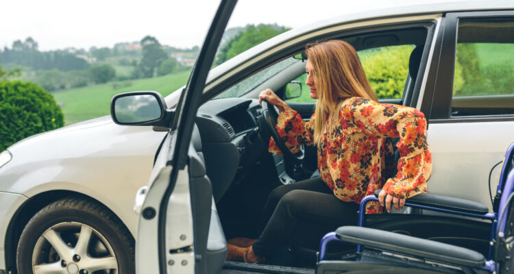 voiture pour personne à mobilité reduite